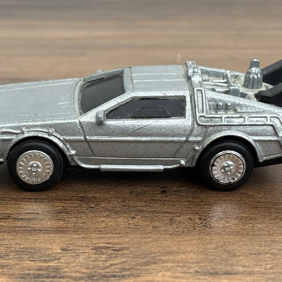 BACK TO THE FUTURE DeLorean Time Machine Car Metal Diecast Silver 4" - Picture 4 of 11